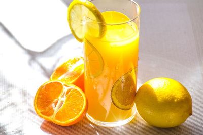Air Lemon Hangat Dipercaya Menurunkan Berat Badan, Mitos atau Fakta?