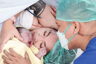 Arief Muhammad dan Istri Kaget Anak Lahir Langsung Punya Dua Gigi