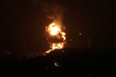 Warga Sebut Kebakaran Kilang Pertamina Cilacap Terjadi Saat Hujan Lebat