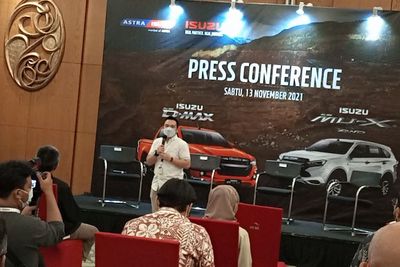 Kepoin Slogan The Real Working Partner Pada Isuzu mu-X Terbaru