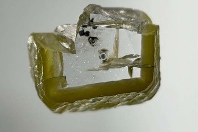 Mineral Baru Ditemukan di Dalam Berlian yang Berasal dari Mantel Bumi