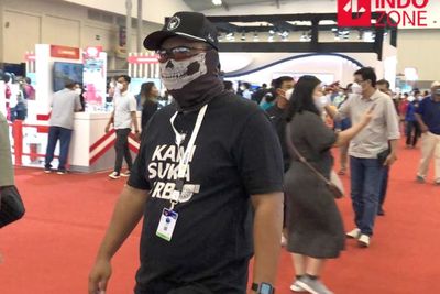 Kunjungi GIIAS 2021, Youtuber Om Mobi Ternyata Incar Mobil Ini