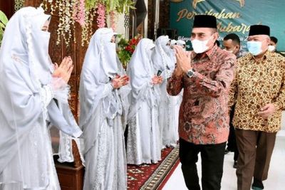 Canda Gubsu Edy saat Hadiri Nikah Massal Syar i: Saya Takut Ada yang Tertukar