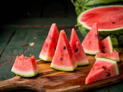 Tak Hanya Manis, Ini 3 Manfaat Buah Semangka yang Menyehatkan