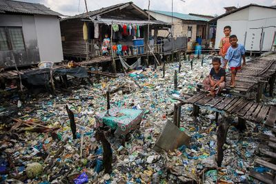 Tumpukan Sampah di Permukiman Pesisir Pulau Batam, Ini Foto-fotonya