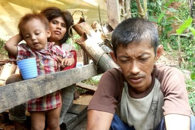 Kisah Pak Gugun, Berjuang dengan Penghasilan Rp15 Ribu Per Hari untuk Istri yang Idap ODGJ