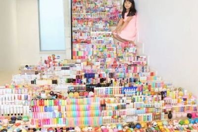 Bocah 6 Tahun Ini Berhasil Catat Rekor Dunia, Menjadi Pengoleksi Lip Balm Terbanyak