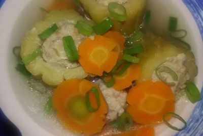 Enaknya Makan Sup Pare Isi Ayam dan Jamur, Begini Cara Membuatnya