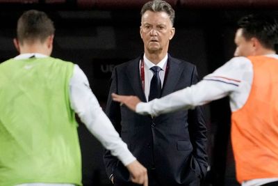 Jatuh dari Sepeda dan Terpaksa Pakai Kursi Roda, Pelatih Belanda: Otak Saya Masih Bekerja