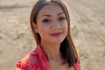 Nirina Zubir Menangis Ceritakan Kronologi Keluarganya yang Ditipu ART, Rugi Hingga Rp17 M