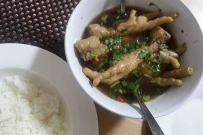 Resep Mudah Membuat Sup Ceker Ayam Daun Asam Jawa