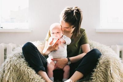 Pentingnya Self Love untuk Para Ibu, Hilangkan Kepenatan