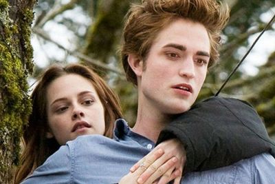 Pernah Cinlok, Kristen Stewart Banyak Belajar dari Robert Pattinson saat Syuting Twillight