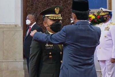 Dilantik Jokowi, Dudung Abdurachman Resmi Jadi KSAD Gantikan Andika Perkasa