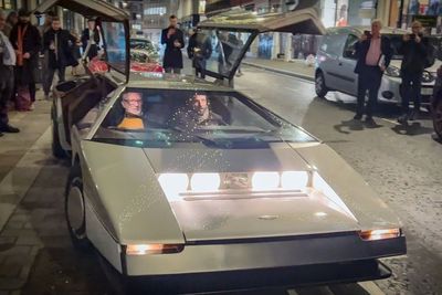 Cuma Ada 1 di Dunia, Inilah Mobil Aston Martin Bulldog Saat Ditemukan di London!