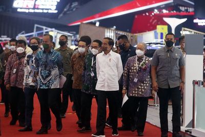 Kegiatan Ekonomi Bisa Tumbuh, Jokowi: Satu Kuncinya, Kita Bisa Kendalikan COVID-19