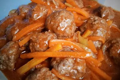 Siang Ini Kita Coba Buat Bola Daging Saus Tomat Yuk