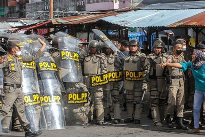 Penertiban Lapak Pedagang Pasar Agus Salim Pekanbaru, Ini Foto-fotonya