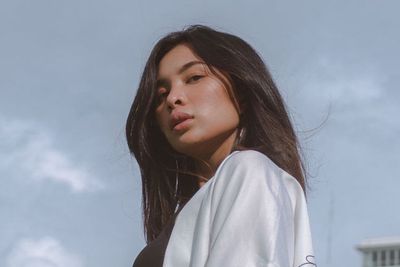 Rambut Kamu Berubah Menjadi Lepek dan Bau? Berikut Cara Mengatasinya