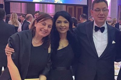Dikabarkan Istri CEO Pfizer Albert Bourla Meninggal Dunia Karena Vaksin, Benarkah?