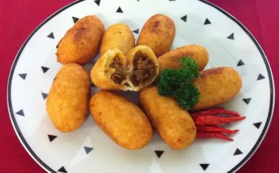 Bingung Mau Bikin Apa Sekarang Ini? Gimana Kalau Buat Combro Saja?