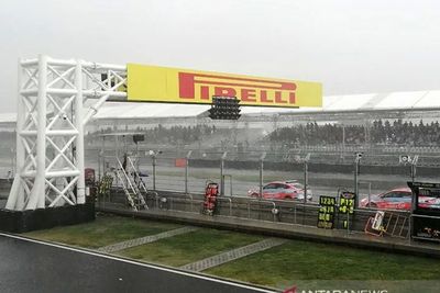 Hujan Deras Bikin Race 1 WSBK di Mandalika Tertunda