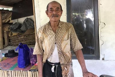Kisah Sedih Kakek Idi, Penghasilan Cuma Rp10 Ribu & Luka Membusuk hingga Dihinggapi Lalat
