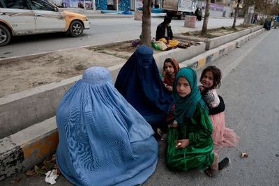 Kisah Warga Afganistan Nikahkan Anak Perempuan Demi Uang Mahar Buat Bertahan Hidup