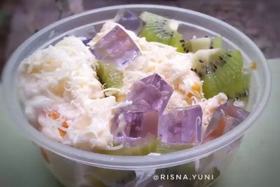 Cara Mudah Membuat Salad Buah Saus Yoghurt Yang Enak dan Lezat