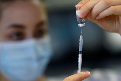 Pemerintah Didesak Segera Pakai Vaksin Produksi Dalam Negeri