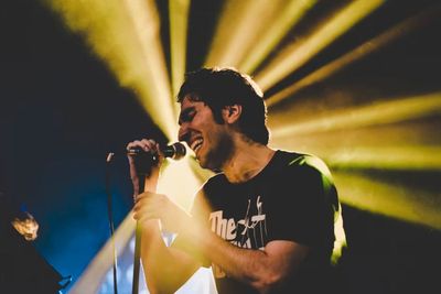 Sejarah Musik Pop di Dunia, Musik dengan Komposisi Berbagai Genre hingga Keroncong