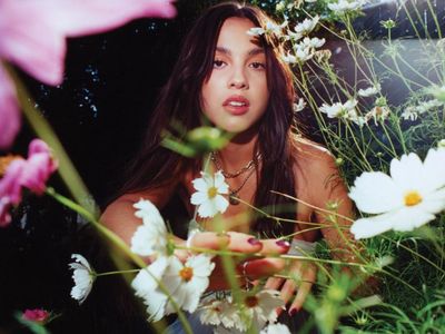Congrats! Olivia Rodrigo Kini Resmi Jadi Orang Termuda yang Menerima BRIT Billion Award