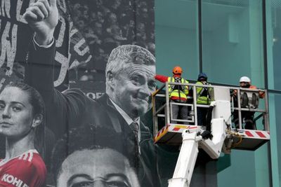 Dipecat MU, Mural Ole Gunnar Solskjaer Dicopot dari Old Trafford