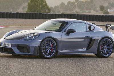 Porsche 718 Cayman Masih Tetap Gunakan Mesin BBM Sampai Tahun 2024
