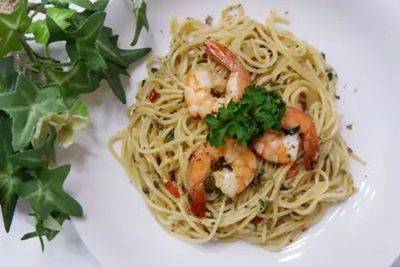Hari Ini Coba Bikin Spaghetti Aglio Olio Seafood Yuk