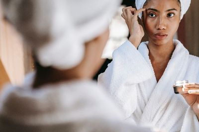 Selain Make Up, Inilah Cara Sederhana yang Bisa Kamu Lakukan Agar Segar di Pagi Hari