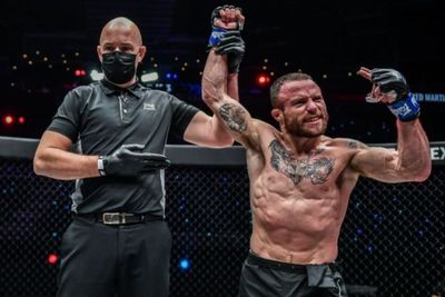 ONE Championship Laga Debut Jarred Brooks Dimulai dengan Kemenangan Dua Ronde