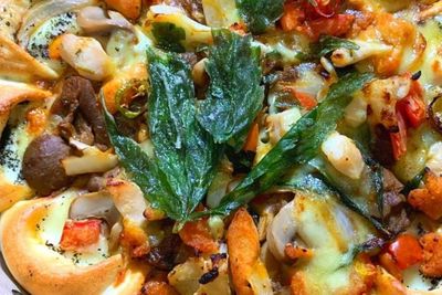 Ini 4 Makanan Aneh di Thailand, Mulai dari Topping Ganja Hingga Sup Darah Mentah
