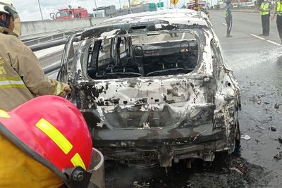 Viral Suzuki Ertiga Terbakar di Pintu Tol Kebon Nanas Jakarta, Begini Kronologinya