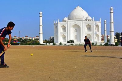 Tunjukkan Kasih Sayang, Pebisnis asal India Membangun Taj Mahal KW untuk Istrinya