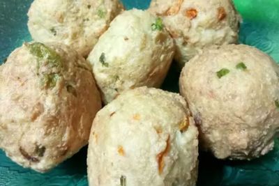 Tertarik Membuat Bola-bola Tahu Sayuran Siang Ini?