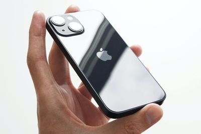 Berkat iPhone 13 Series, Apple Sukses Kuasai Pasar Smartphone di China!