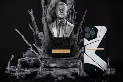 iPhone 13 Kustom Ini Punya Bodi yang Terbuat dari Lelehan Komponen Mobil Tesla!