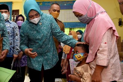 Usai Dapat Laporan, Ketua TP PKK Sumut Kunjungi Penderita Stunting di Medan 