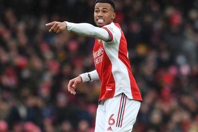 Dibuntuti Sampai Rumah, Bek Arsenal Gabriel Lawan Perampok yang Menyerangnya