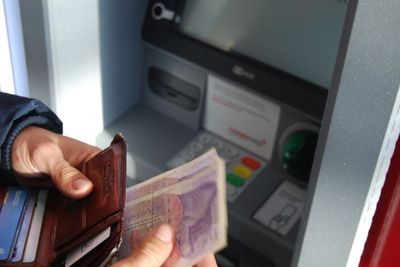Jadi Modus Kejahatan, Berikut Cara Menghindari Skimming di Kartu Kredit dan ATM