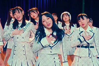 Nako eks IZ*ONE Jadi Center di Single HKT48 Terbaru, Tuai Pujian Netizen