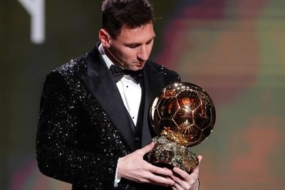Benzema atau Ronaldo Disebut Lebih Layak Menangi Ballon d Or 2021 daripada Messi