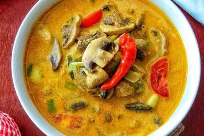 Nikmatnya Tongseng Jamur Kancing yang Pas untuk Makan Siang