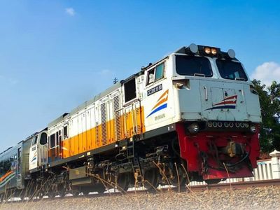 Khusus Hari Ini, Penumpang 12 KA di Gambir Bisa Naik dari Jatinegara